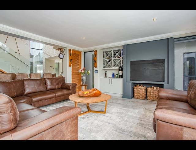3 BEDROOM HOUSE RENTED IN PEARL VALLEY GOLF & COUNTRY ESTATE
